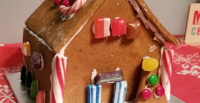 It’s gingerbread house time!